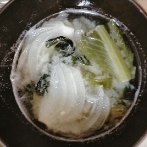 小松菜玉ねぎわかめの味噌汁